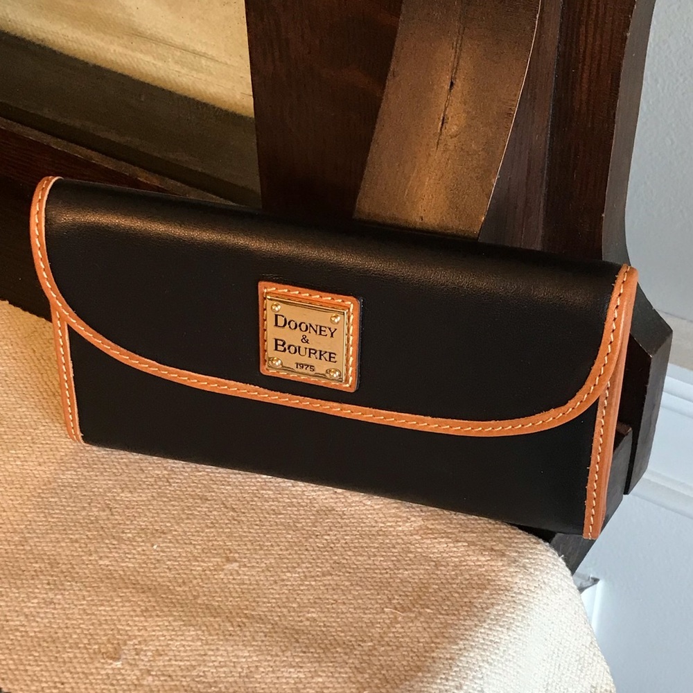 NWOT Dooney & Bourke Wexford Collection Continental Clutch Wallet Black $138